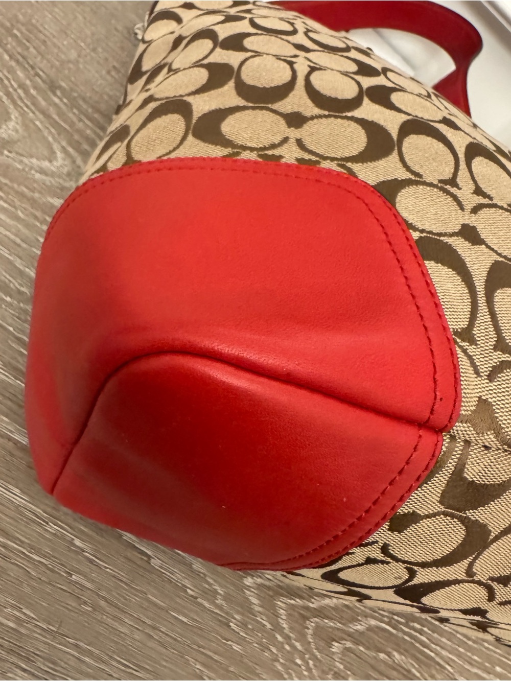 Coach Signature Canvas Shoulder Bag with Red Leather Accents. Missing hang tag - Picture 4 of 12